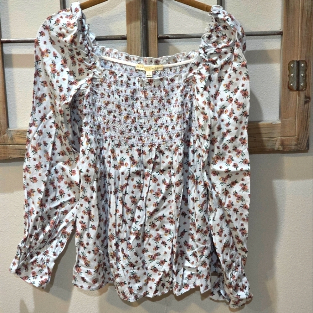 Hint of Mint Blouse Size Small